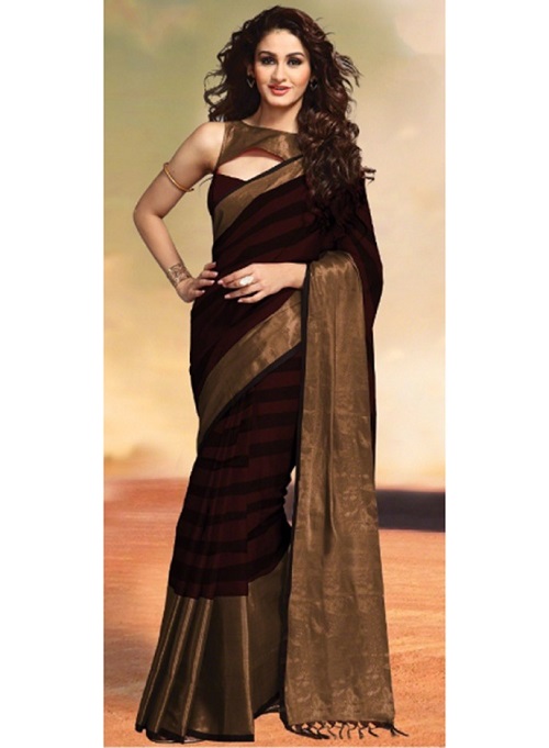 1. Traditional loose pallu drape